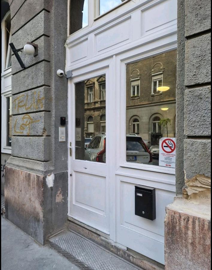 7Dab Josika 4 Contactless Self Check-In Aparthotel Budapest Exterior photo